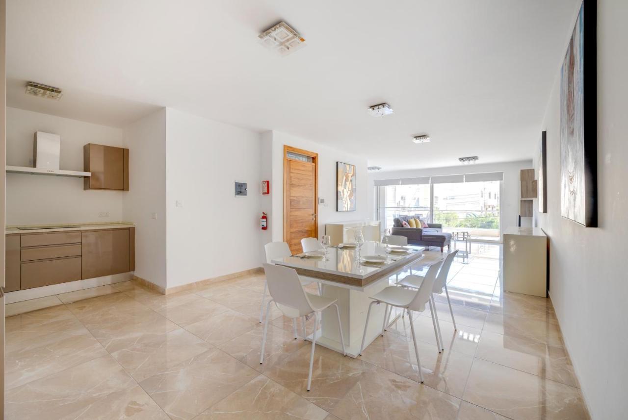 Saint Julian's Marvellous 3Br Apartment In Central St Julians מראה חיצוני תמונה