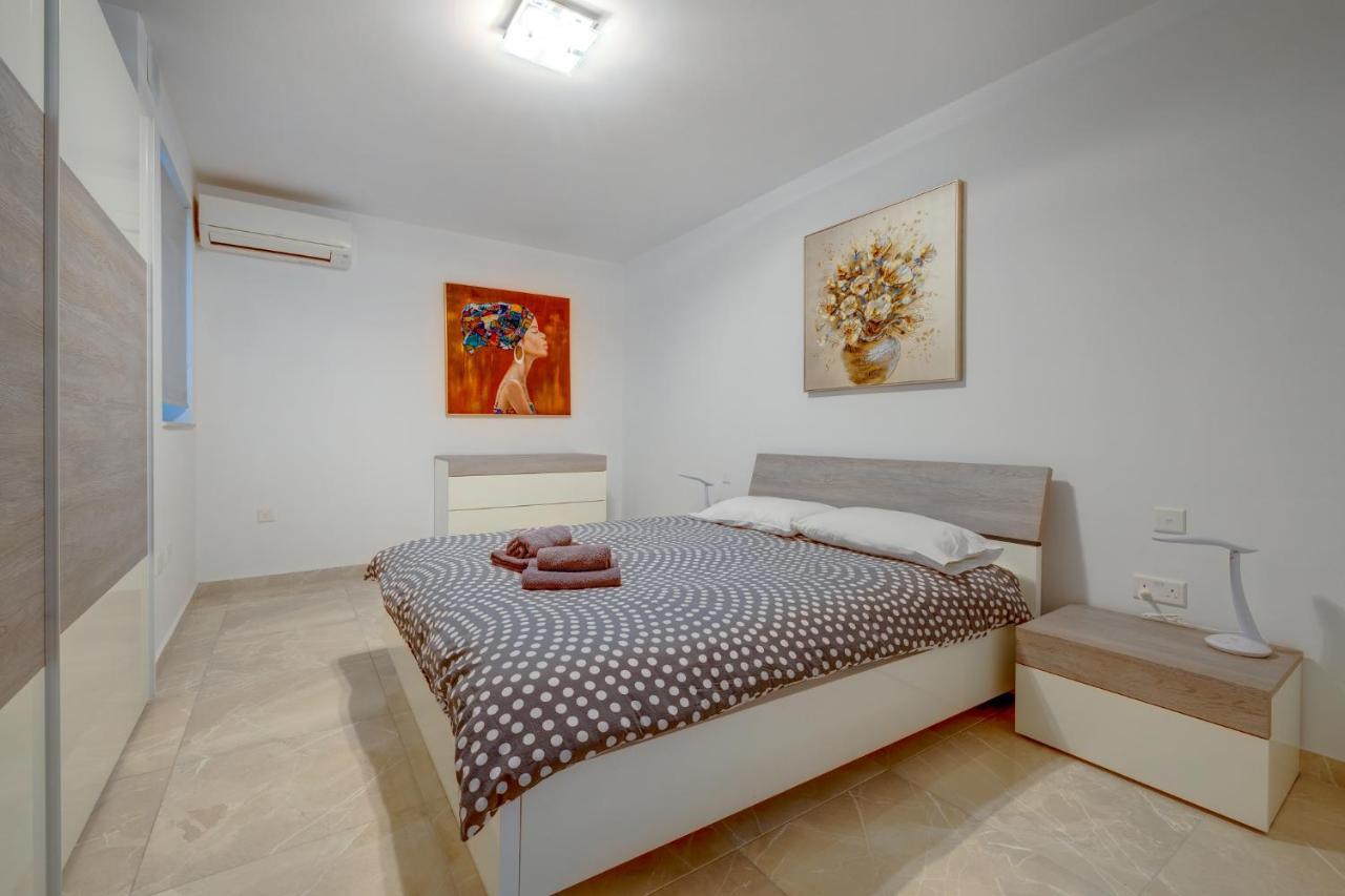 Saint Julian's Marvellous 3Br Apartment In Central St Julians מראה חיצוני תמונה