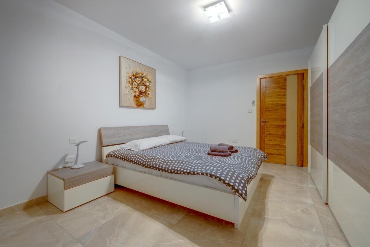 Saint Julian's Marvellous 3Br Apartment In Central St Julians מראה חיצוני תמונה