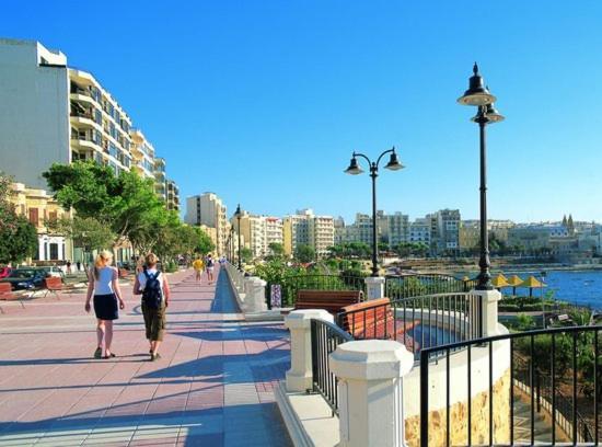 Saint Julian's Marvellous 3Br Apartment In Central St Julians מראה חיצוני תמונה